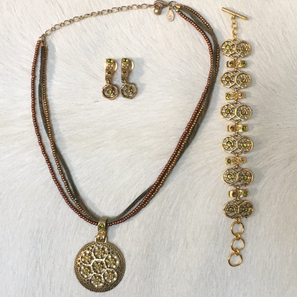 Pendant necklace coordinating bracelet & earrings